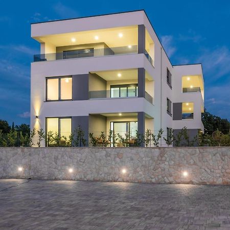 Vila Stemark Njivice Exteriör bild