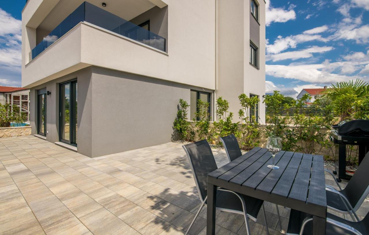 Vila Stemark Njivice Exteriör bild