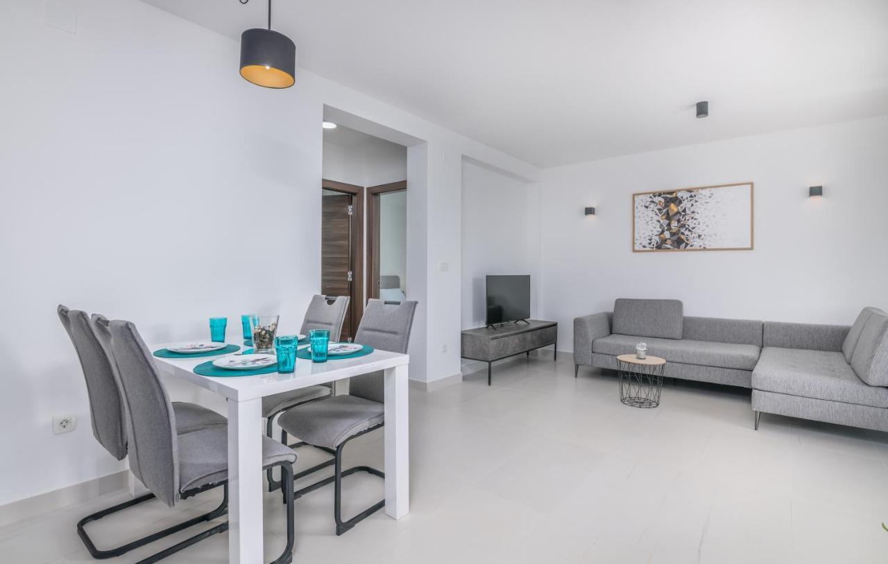 Vila Stemark Njivice Exteriör bild