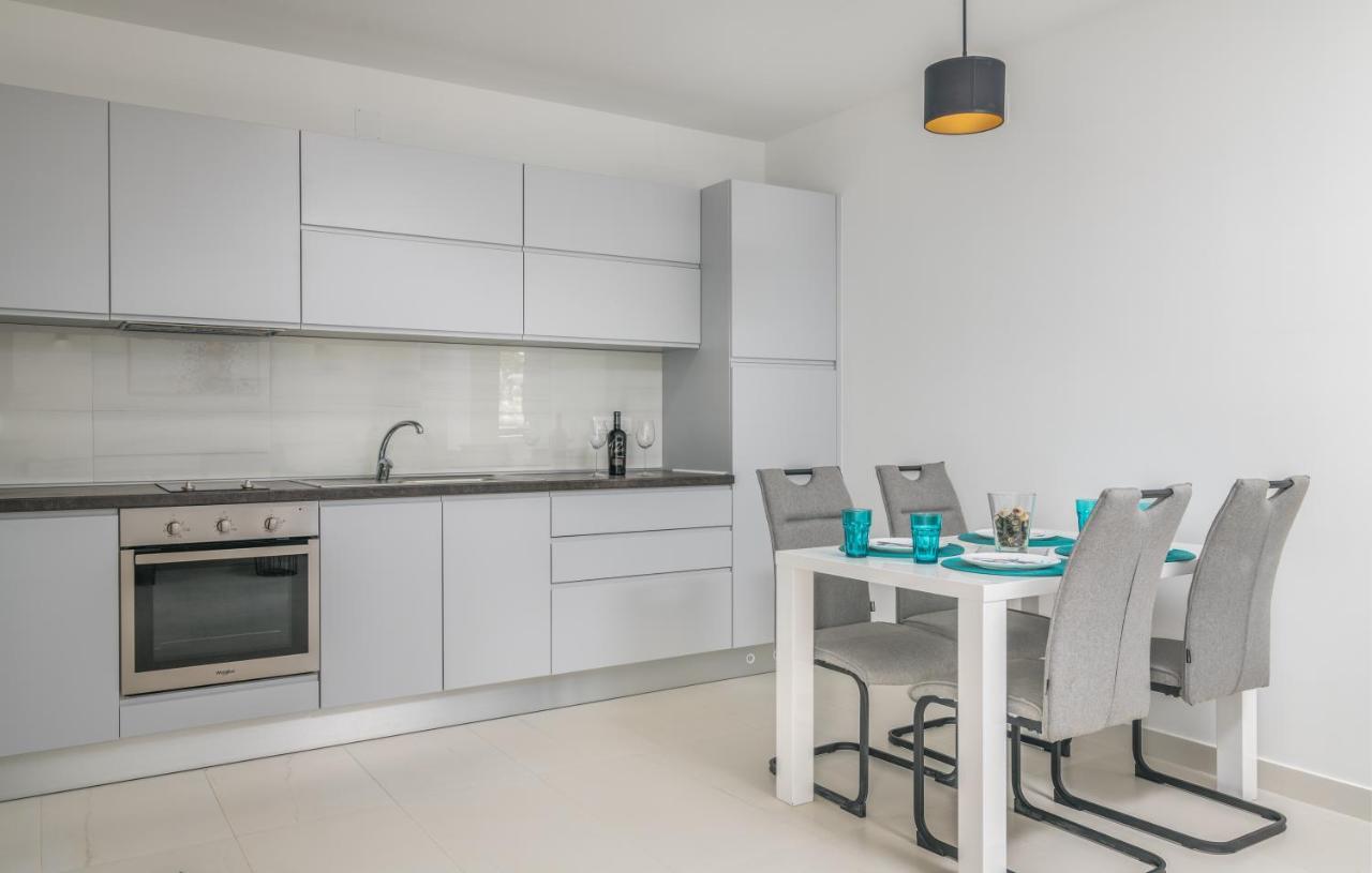 Vila Stemark Njivice Exteriör bild