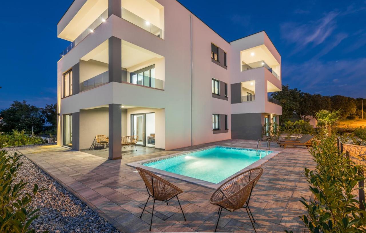 Vila Stemark Njivice Exteriör bild