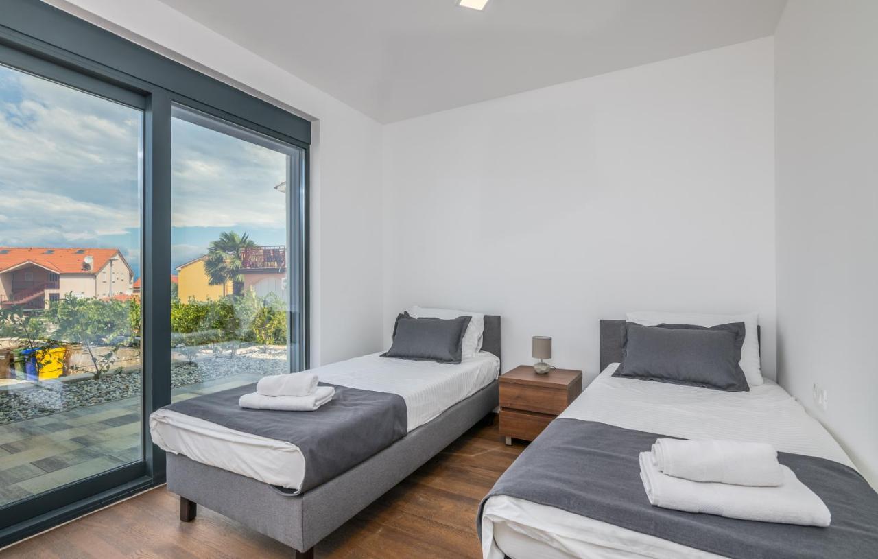 Vila Stemark Njivice Exteriör bild