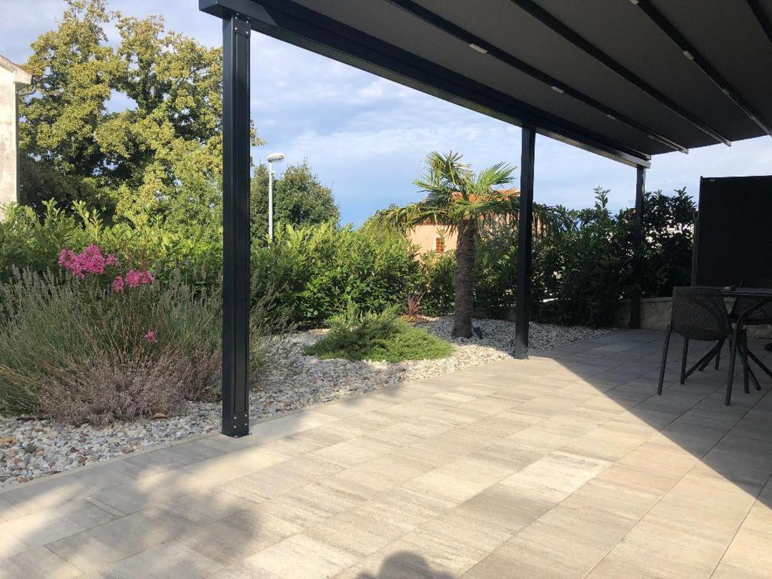 Vila Stemark Njivice Exteriör bild